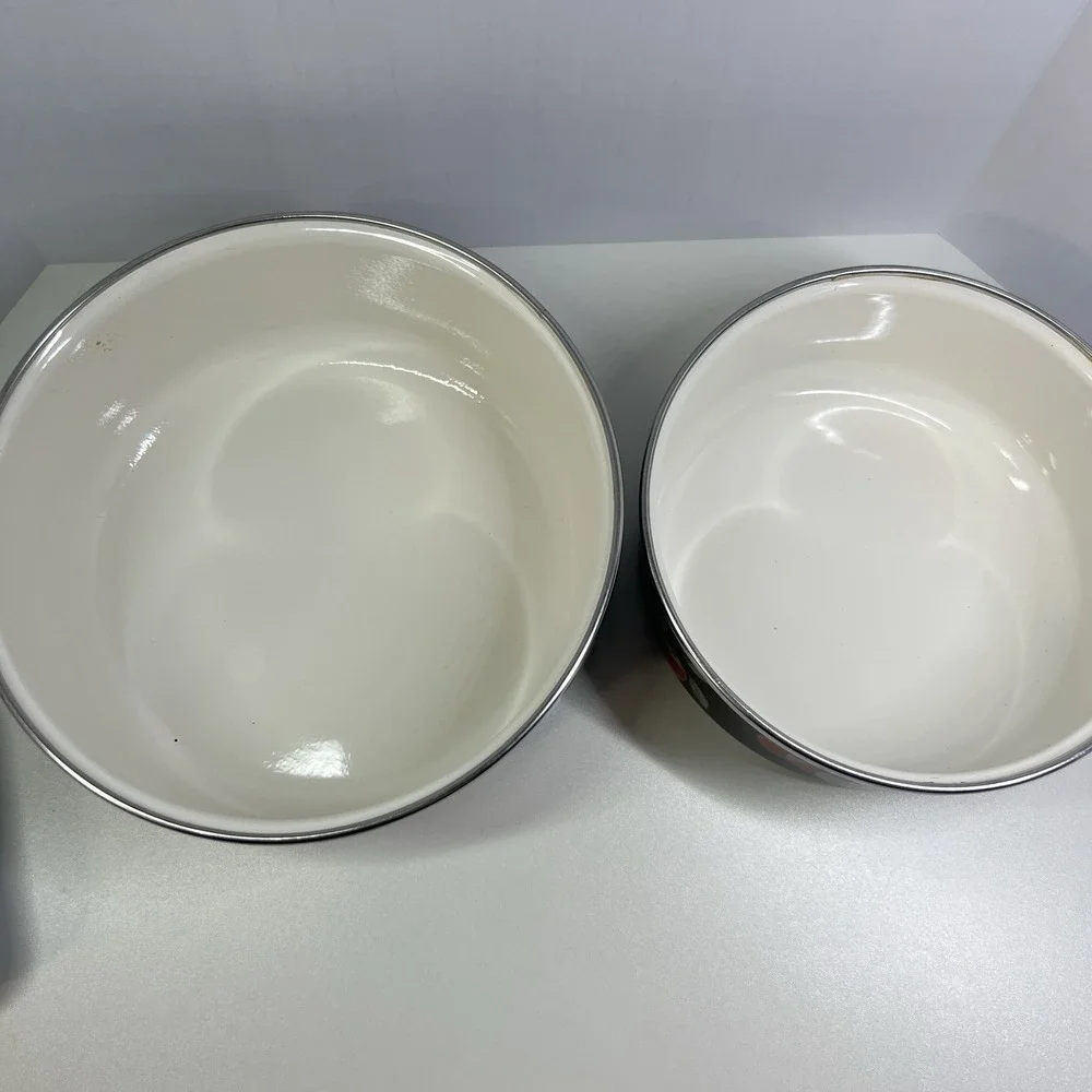 Vintage Ginnys Enamel Pan and 2 Bowls Apples Red Black Lot of 3‎ Movie Prop